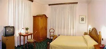 Hotel Victoria باسّانو ديل غرابّا 3*,  إيطاليا