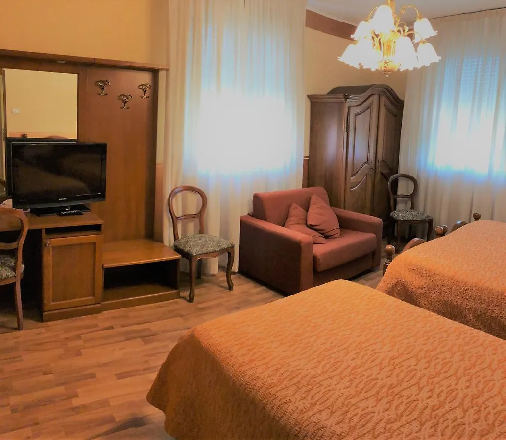 Hotel Victoria باسّانو ديل غرابّا