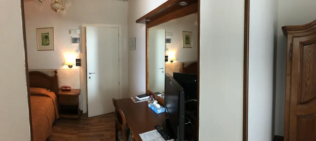 Hotel Victoria باسّانو ديل غرابّا إيطاليا