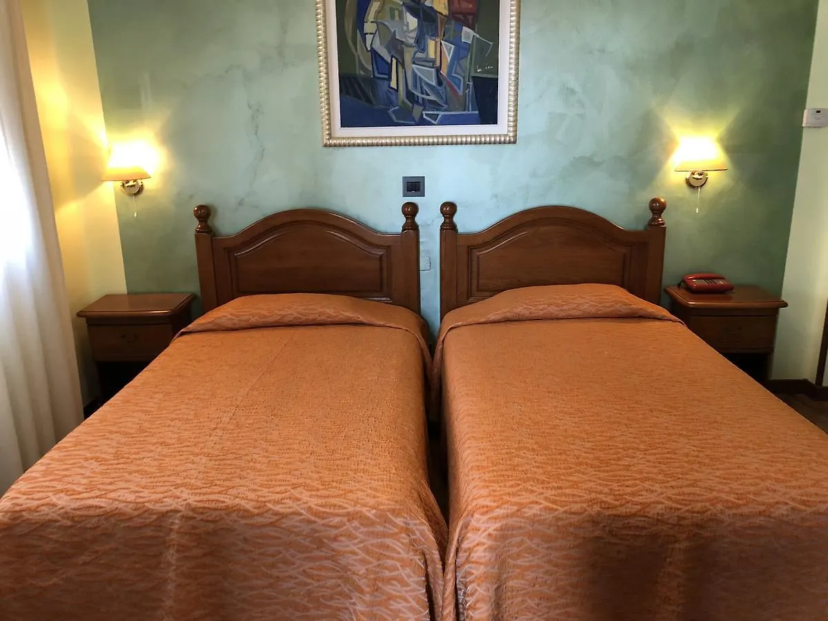 ***  Hotel Victoria باسّانو ديل غرابّا إيطاليا